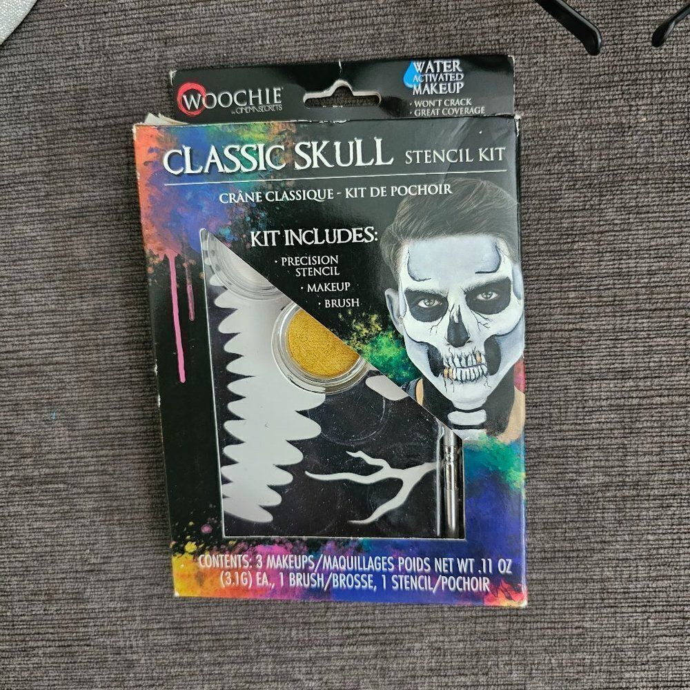 Woochie Halloween ClassicโSkull Stencil Kit Water Activated Makeup 3-Pieces